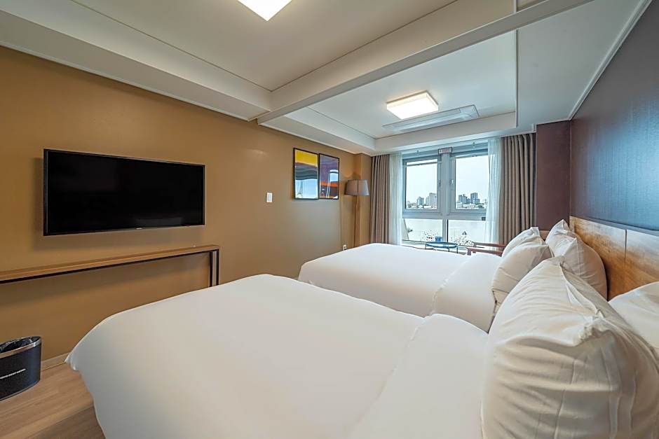 Chungchoho Best Hotel