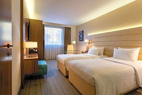 Deluxe Grand Room with Twin Beds