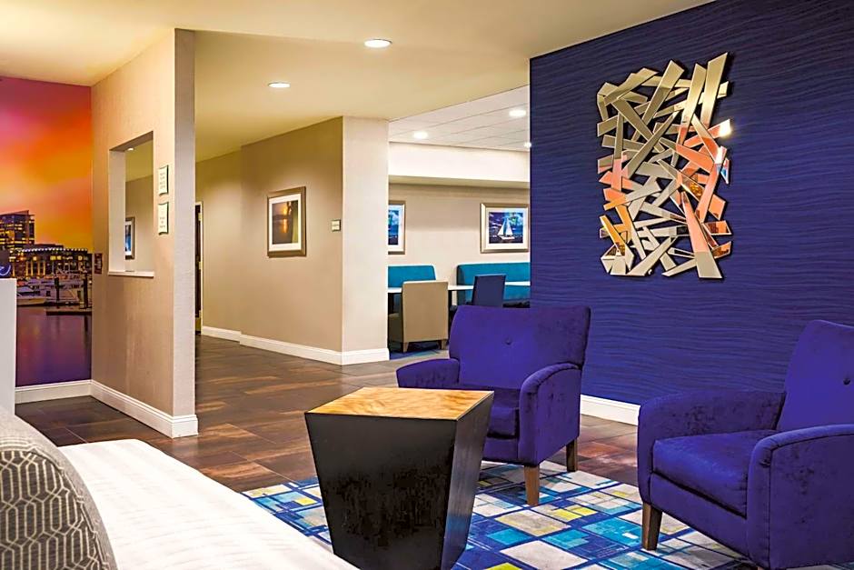 La Quinta Inn & Suites by Wyndham Baltimore South/Glen Burnie