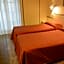 Le Petit Hotel