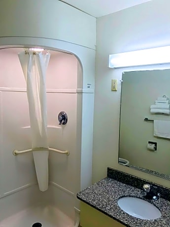 2 Double Beds Smoking