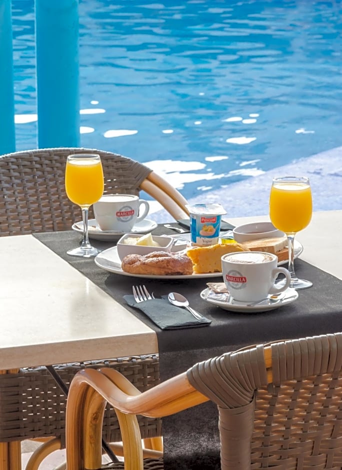 Apartamentos Lentiscos by MIJ