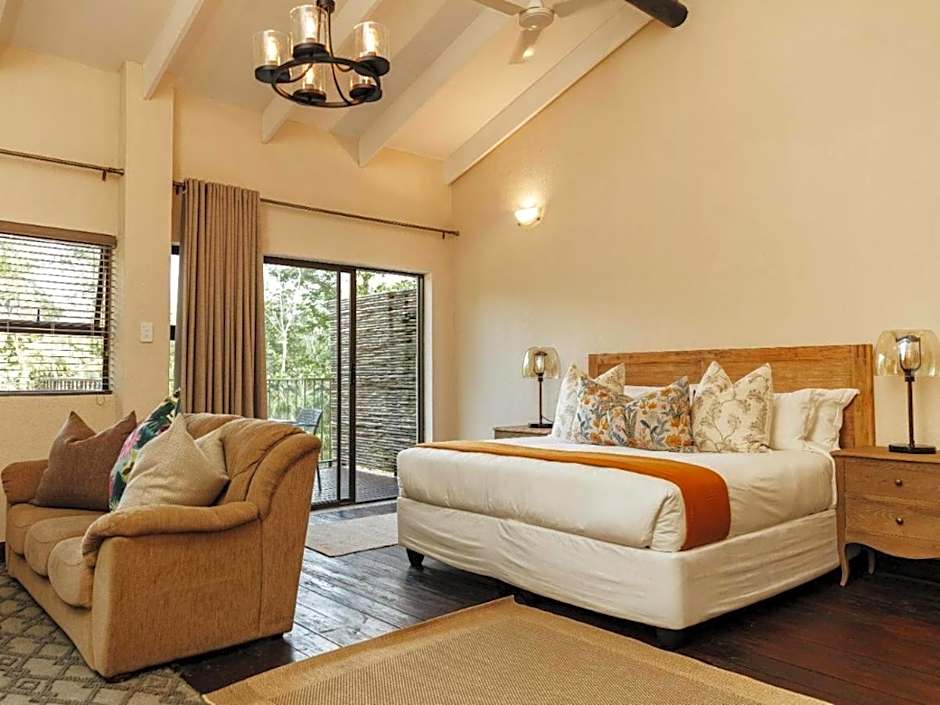 Bushbaby Valley Lodge