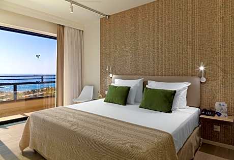 Deluxe Suite with Sea View