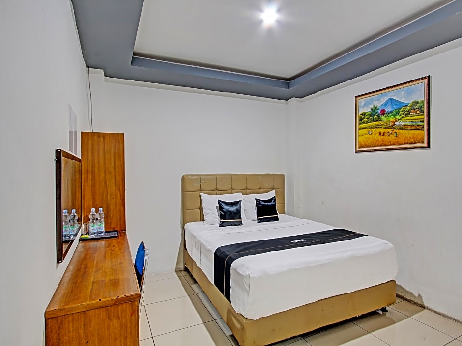Capital O 92819 Pm Indah Hotel