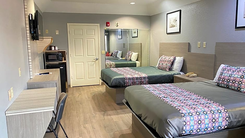 Island Suites Hobby Airport