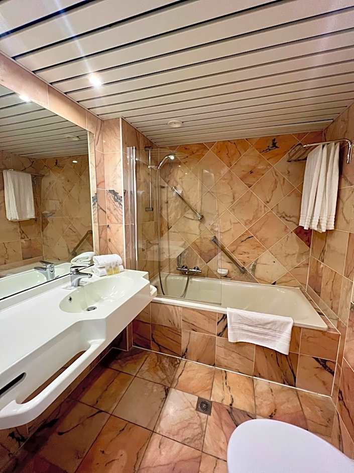 Bedford Hotel & Congress Centre