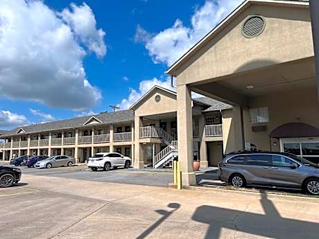 Days Inn by Wyndham Wagoner