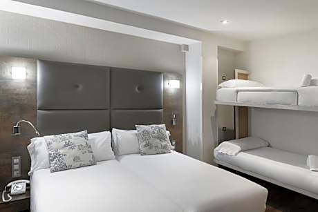 Quadruple Room (4 Adults)