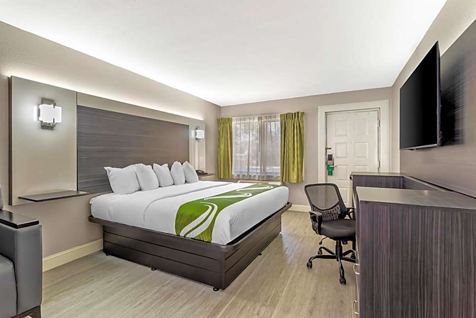 Photo 1 of 4 of 1 King Bed, Accessible