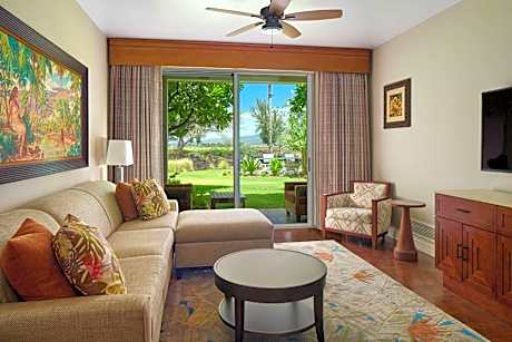1 Bedroom Deluxe King Golf View Suite