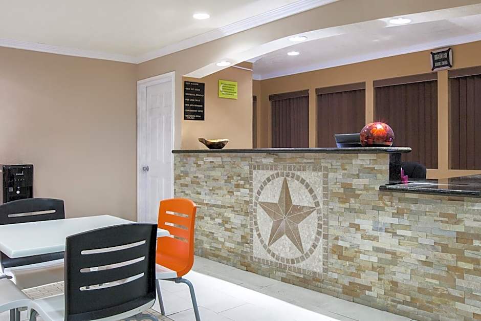 Super 8 by Wyndham Sherman