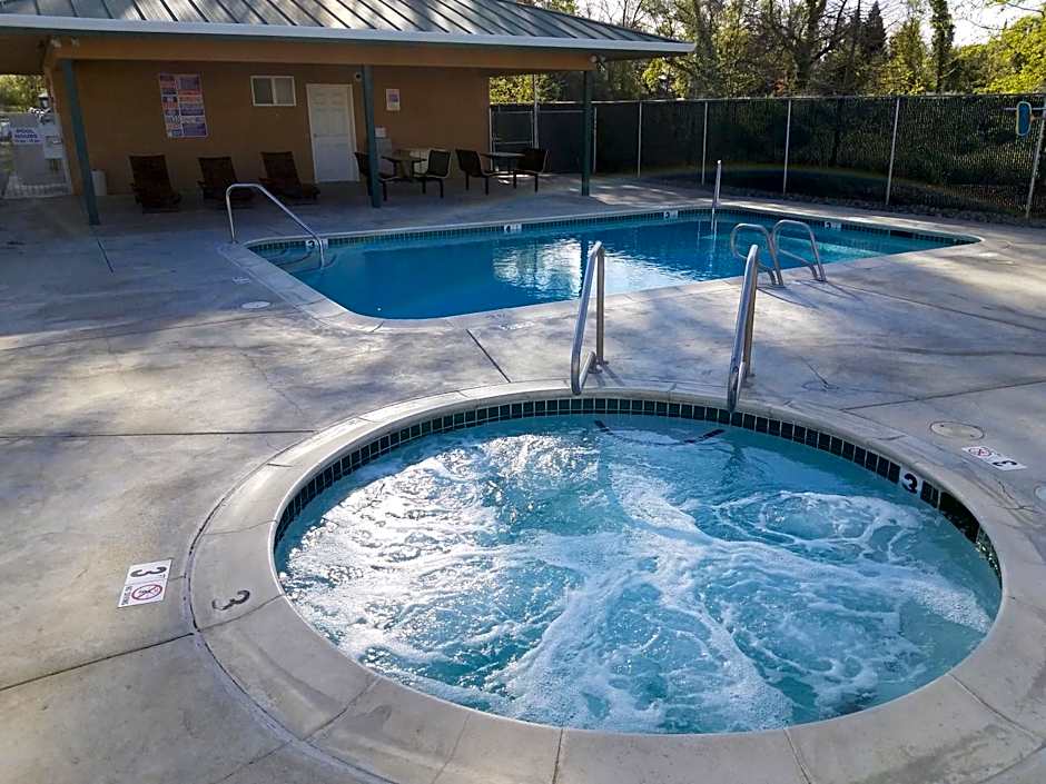 Gridley Inn & RV Park