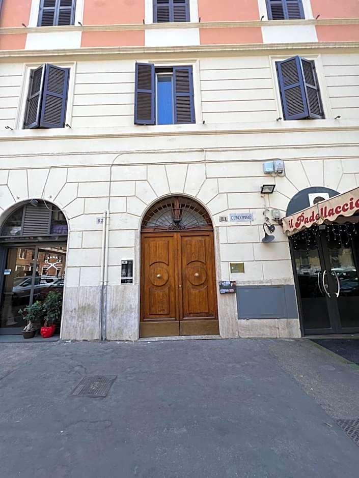 Città Eterna Guest House