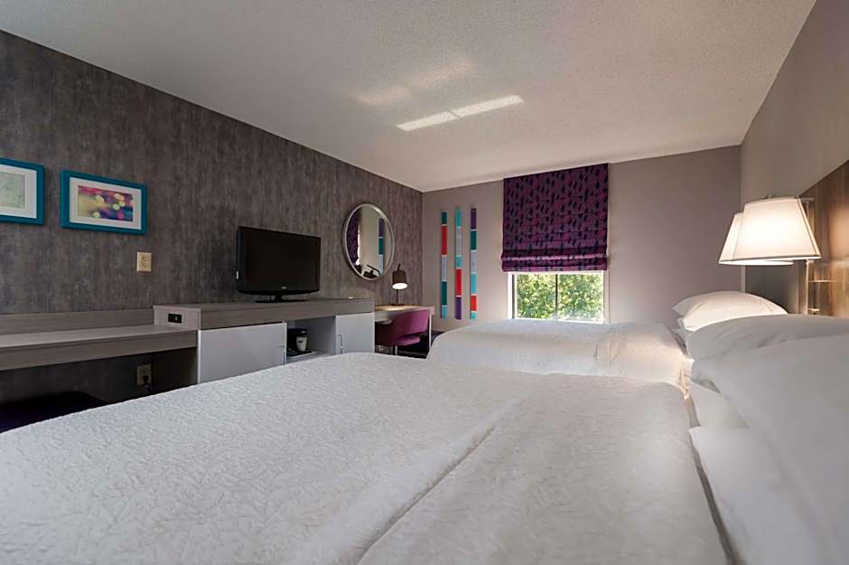Photo 1 of 8 of 2 Queen Beds, Hearing Accessible