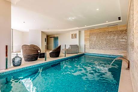 Caneiros Luxury House & Suites