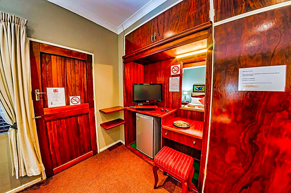 Amper Bo Guest House