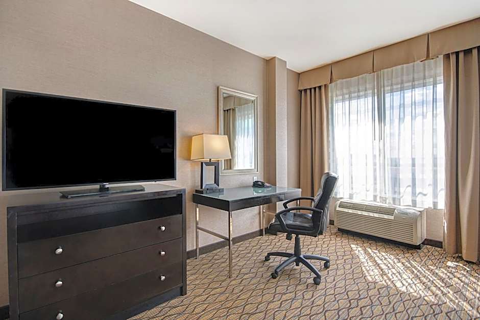 Holiday Inn Detroit Metro Airport By IHG