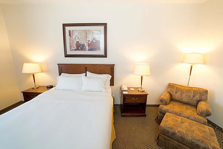 Holiday Inn Express & Suites Drayton Valley By IHG