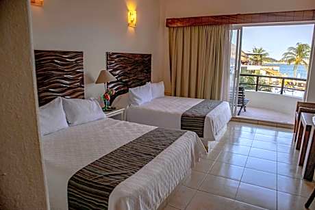 Standard Double Room with Partial Sea View and Balcony