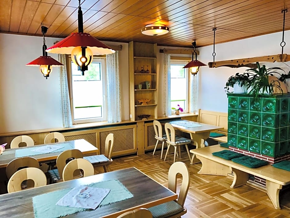Haus Rosenbaum Gruppenhaus- Begegnungsstätte - Pension