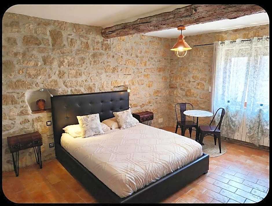 VILLA ARTEMIA - chambre d hôtes labellisée massages-piscine-climatisation