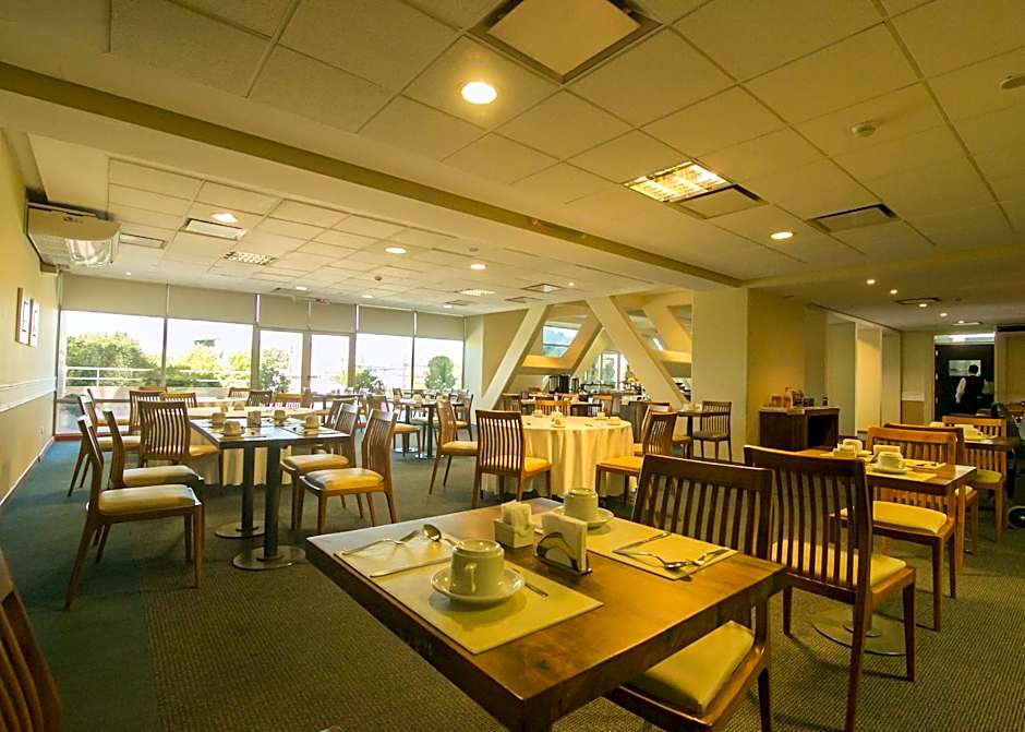 Hotel Tower Inn & Suites