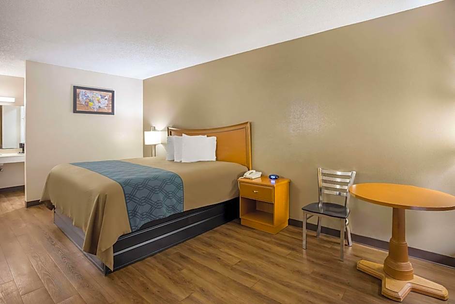 Econo Lodge Live Oak