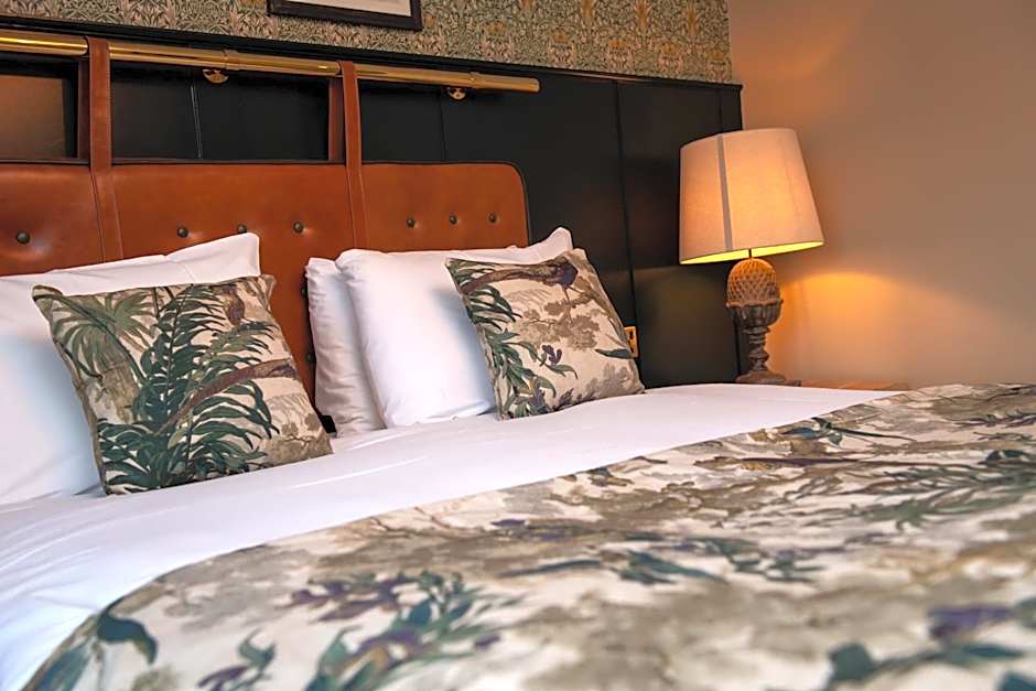 The Red Lion Inn by Chef & Brewer Collection