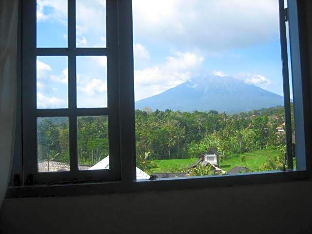 Amrita Villa Sidemen