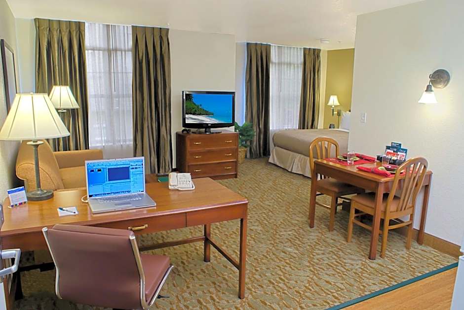 Homewood Suites by Hilton Newark - Fremont