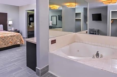 One King Bed Jacuzzi Suite Smoking