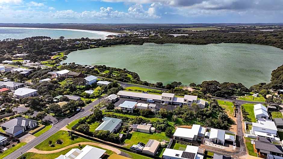 Lakeview Motel & Apartments