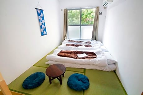 【Japanese-Style Room with Shared Bathroom】 for 3 person