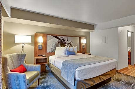 Best Western Plus Navigator Inn & Suites