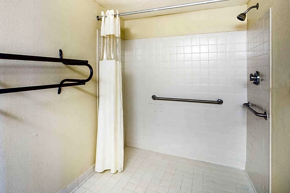Howard Johnson by Wyndham Panama City