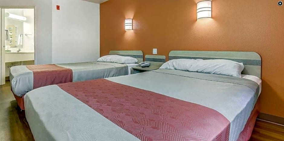 Motel 6-Roseburg, OR