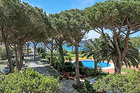 Double Room with Pool View