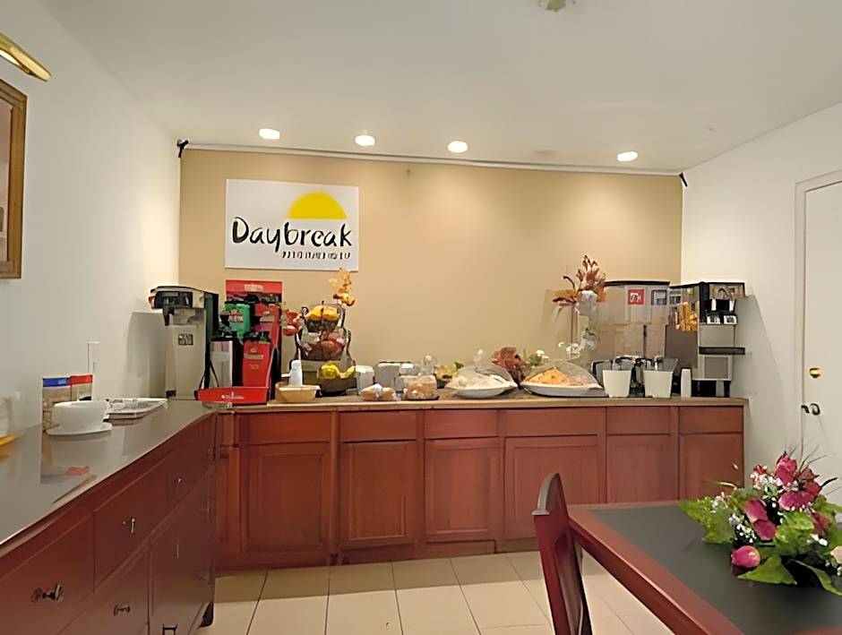 Park Avenue Inn & Suites