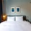 Brown-Dot Hotel Deokcheon