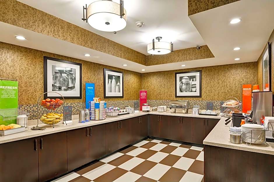 Hampton Inn By Hilton Hendersonville