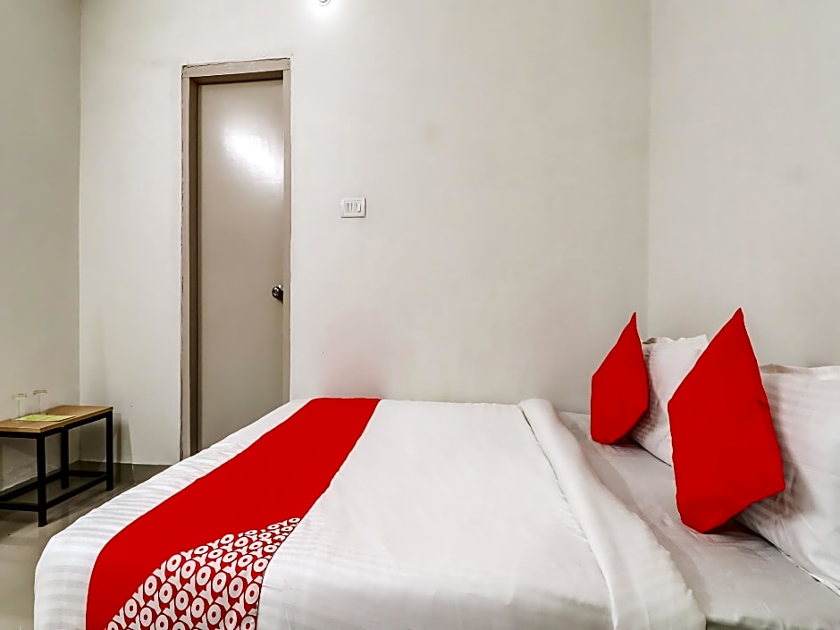 OYO 79480 Flagship HHH Skyline