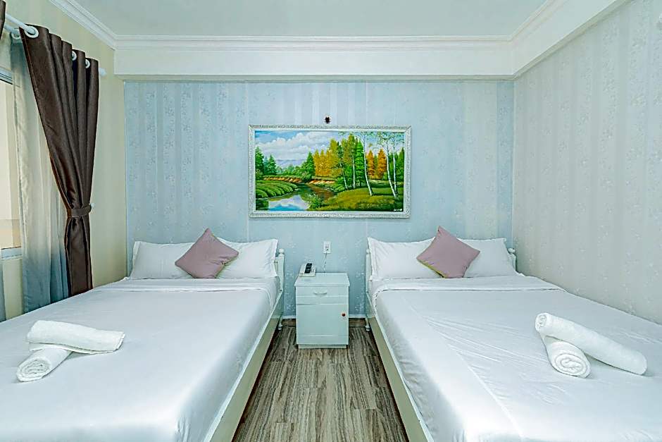 Ken's Backpackers Hotel
