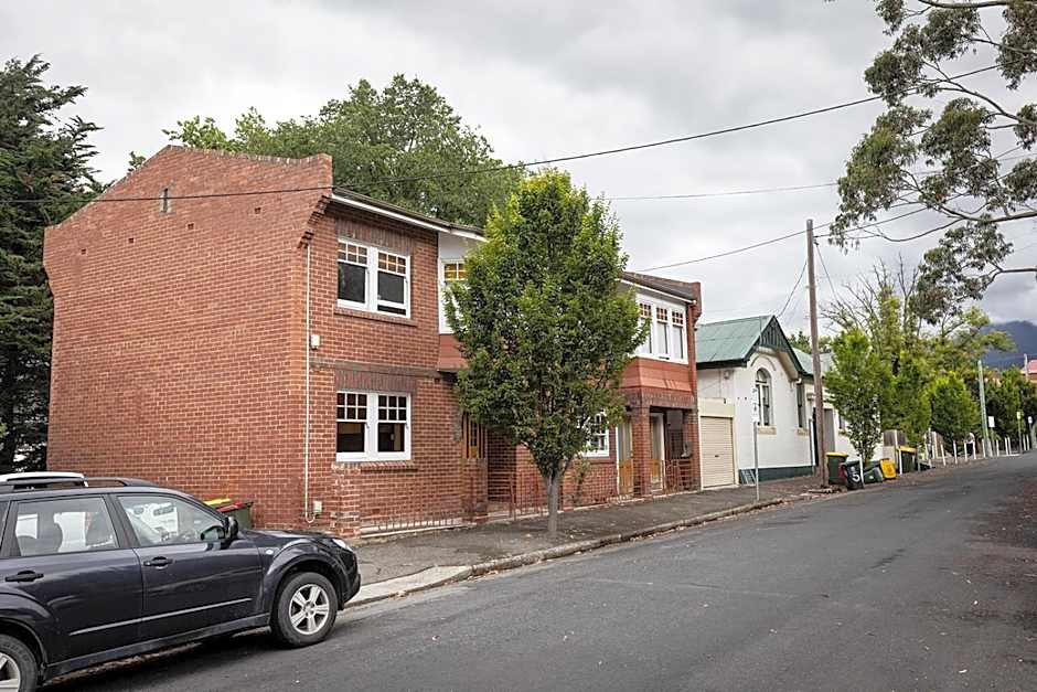 Buckley's Rest - 2 Bdrm Apartment in Battery Point