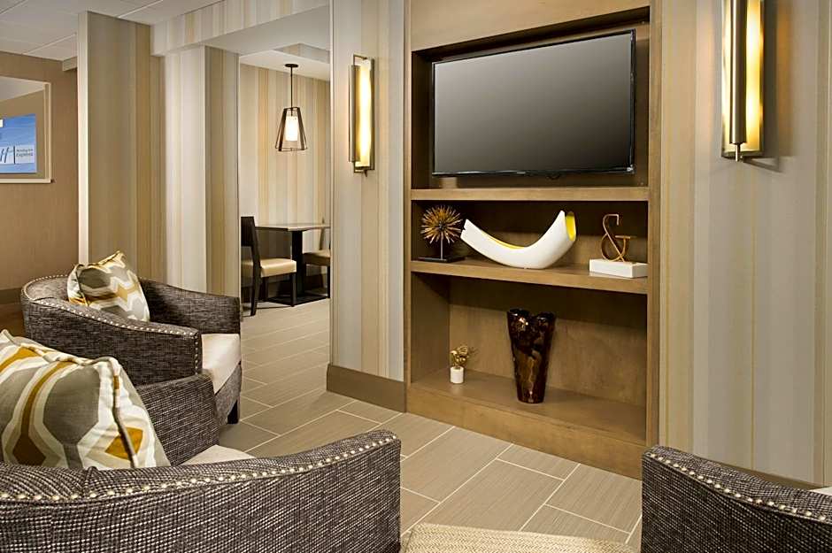 Holiday Inn Express Boston North-Woburn By IHG