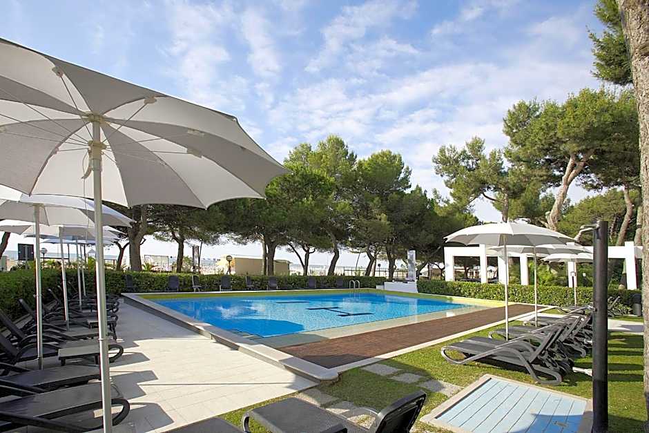 International Beach Hotel