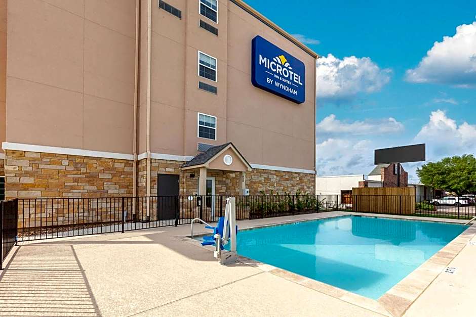 Microtel Inn & Suites by Wyndham College Station