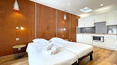 Studio with Twin Beds - 2 Adults (without elevator)