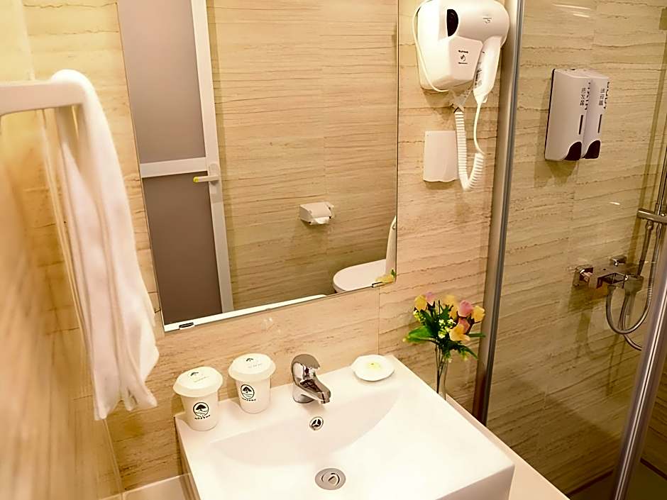 GreenTree Inn JiangSu DingShu Twon JieFang(E) Road Express Hotel