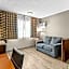 Rodeway Inn & Suites Portland West - Beaverton